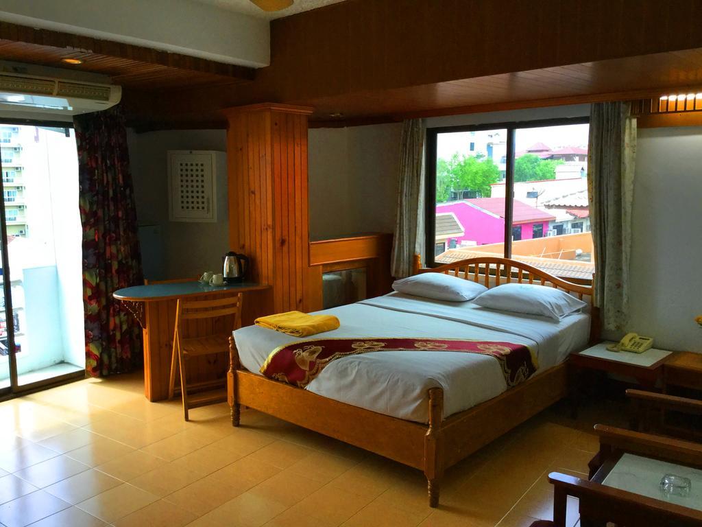 Hotel Bliss Mansion Pattaya Exterior foto