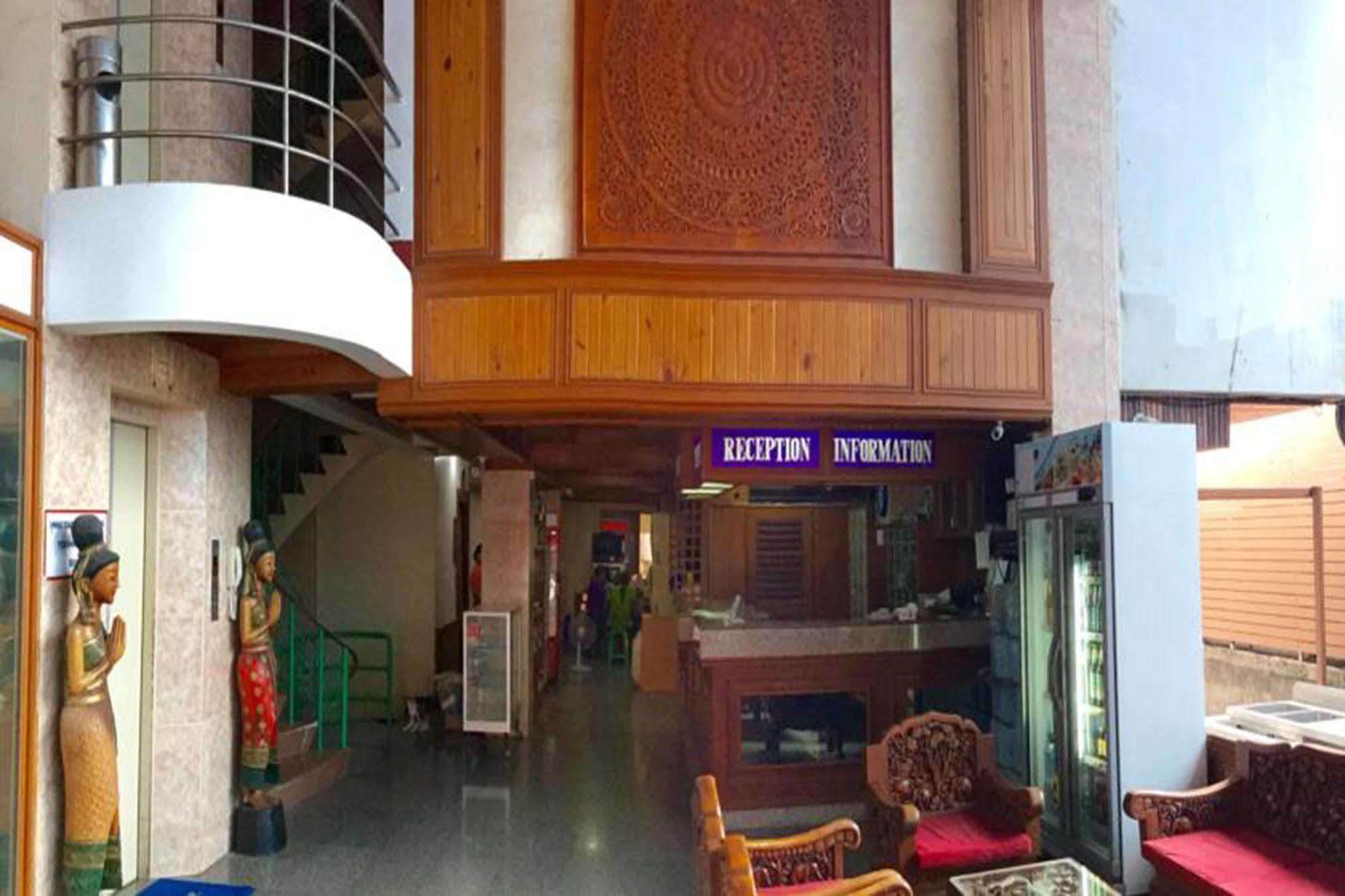 Hotel Bliss Mansion Pattaya Exterior foto