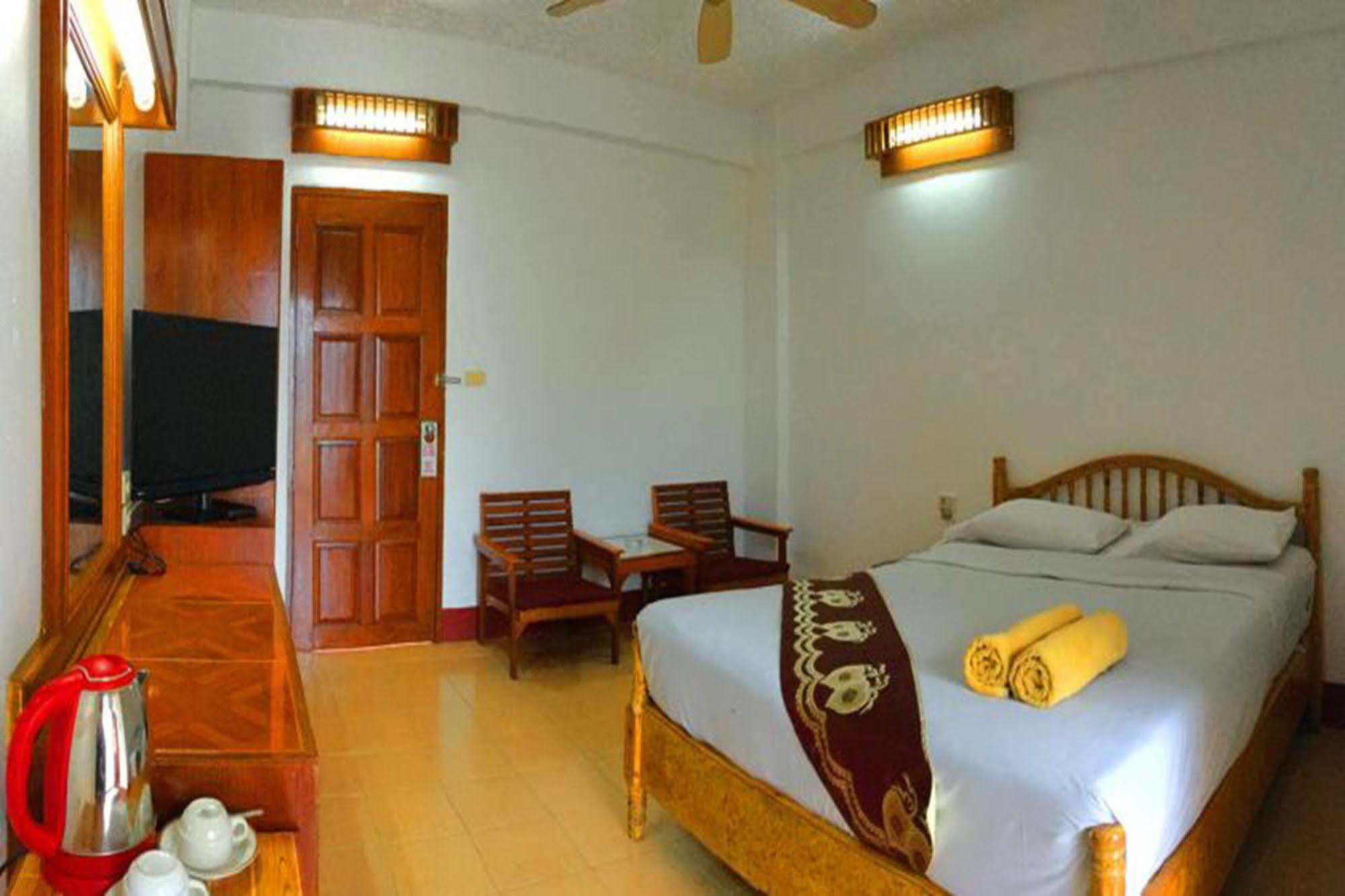 Hotel Bliss Mansion Pattaya Exterior foto